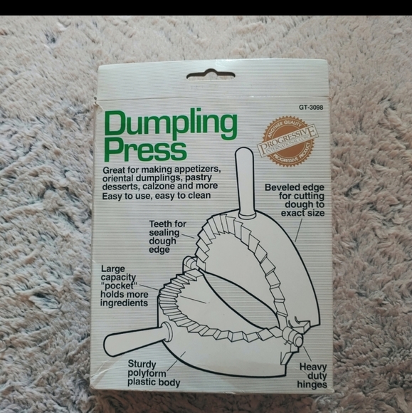 Dough Cutter for Pierogies, Dumplings, Fried Hand Pies, Empañadas and More NIB - Picture 3 of 6